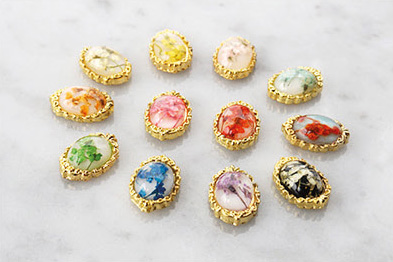 nailart_allthatnail_decoparts_antiqueflowerparts_09.jpg