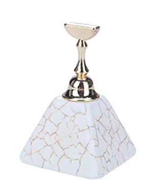 nail-stand-pyramid_05.jpg