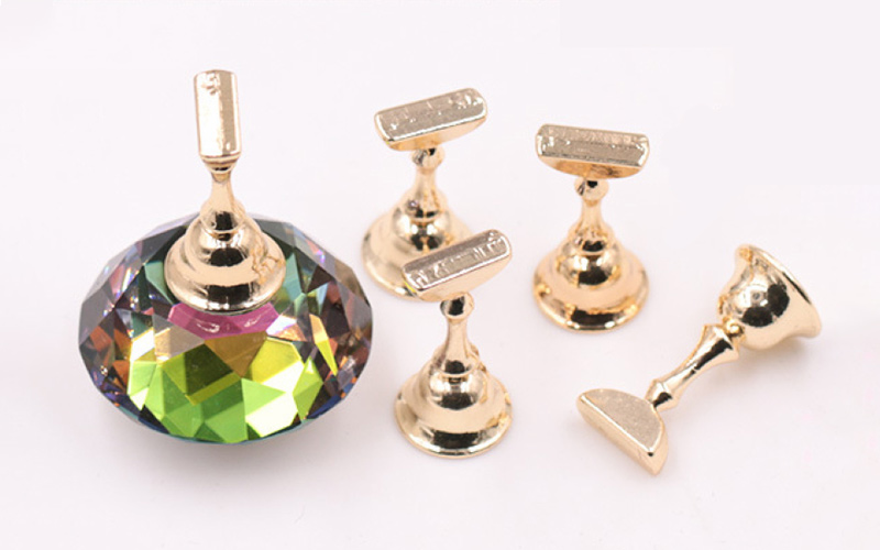 nail-stand-diamond-feature-img3.jpg