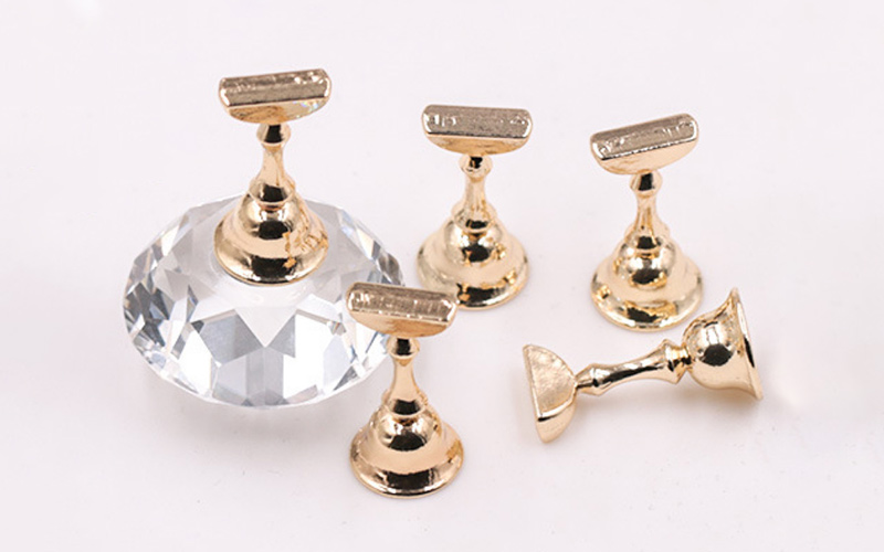 nail-stand-diamond-feature-img4.jpg