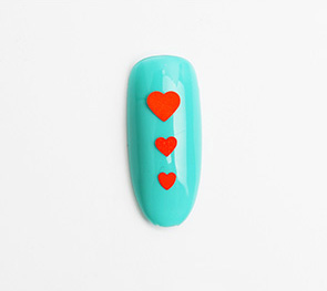 nailart_allthatnail_2otherartgoods_trendredheartglitter_10.jpg