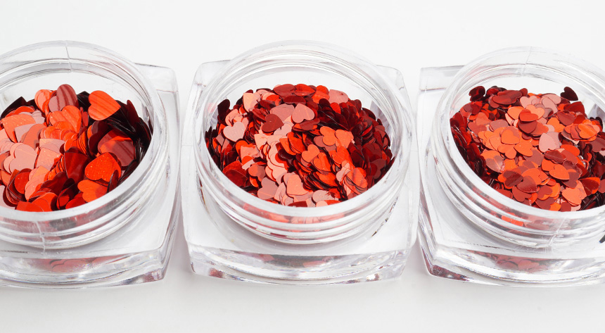 nailart_allthatnail_2otherartgoods_trendredheartglitter_02.jpg