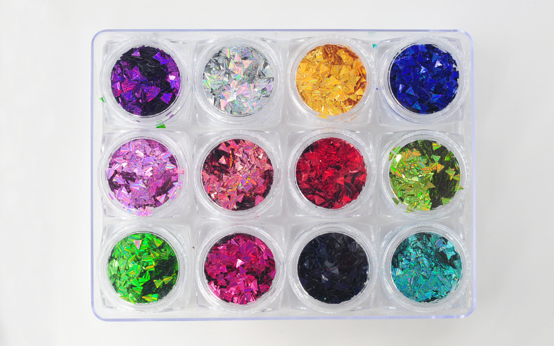 feat-triangle-glitter2.jpg