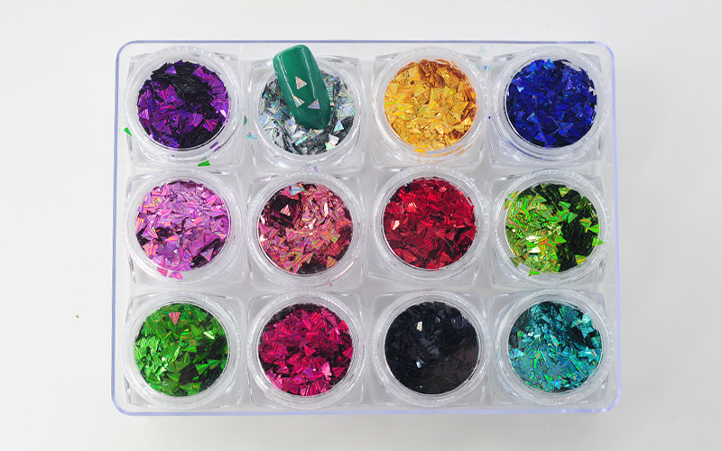 feat-triangle-glitter1.jpg