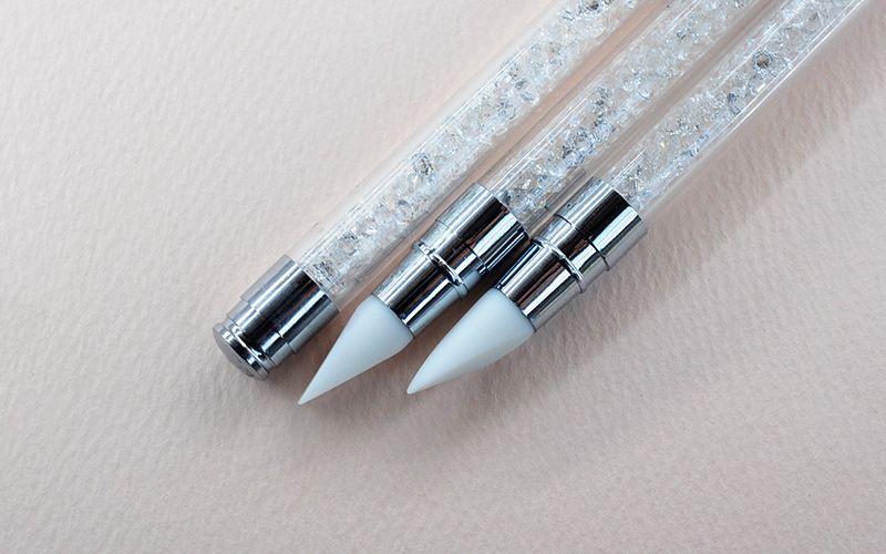feat-silicon-brush3-4.jpg