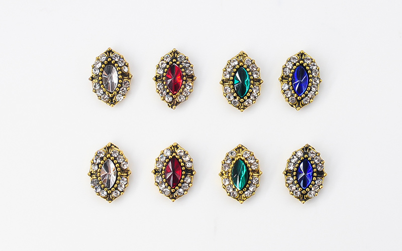 feat-antique-jewerl1.jpg