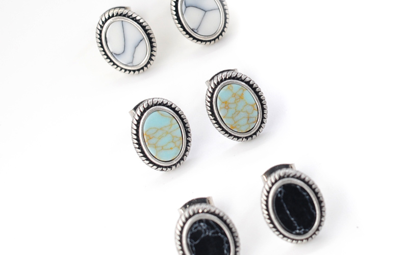 stone-earing2-2.jpg