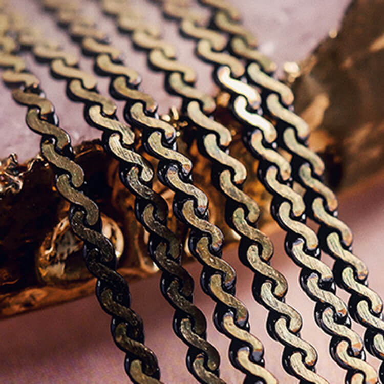 new-black-chain4.jpg